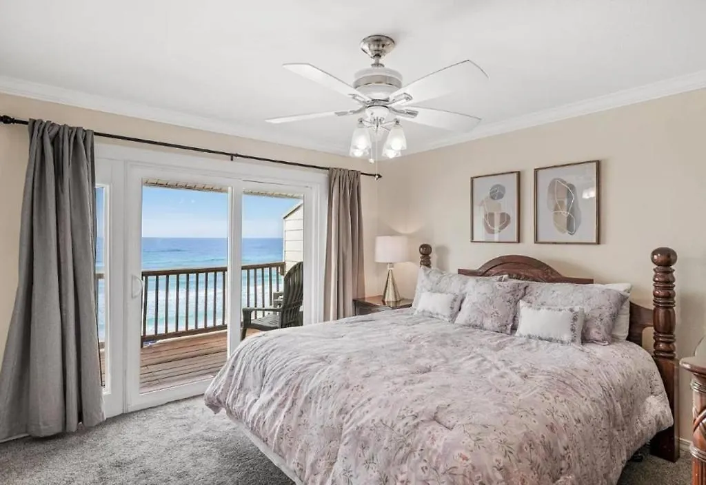 Grill Out With Private Beachfront Views! Destin Apartment
